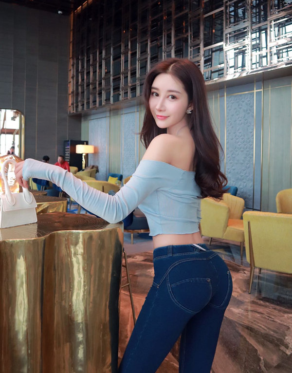 新加坡商务模特价格