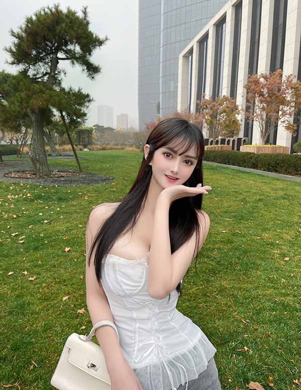 巴黎外围女大学生