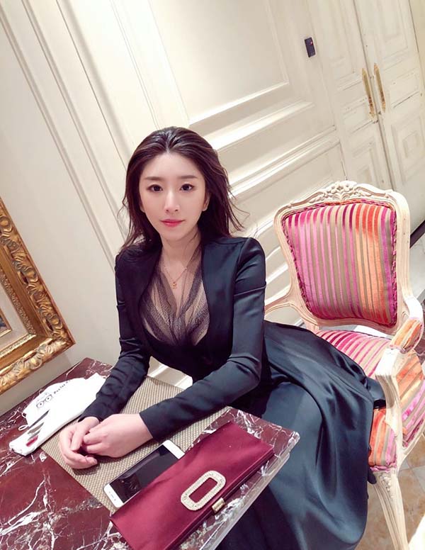 曼谷外围女经纪人