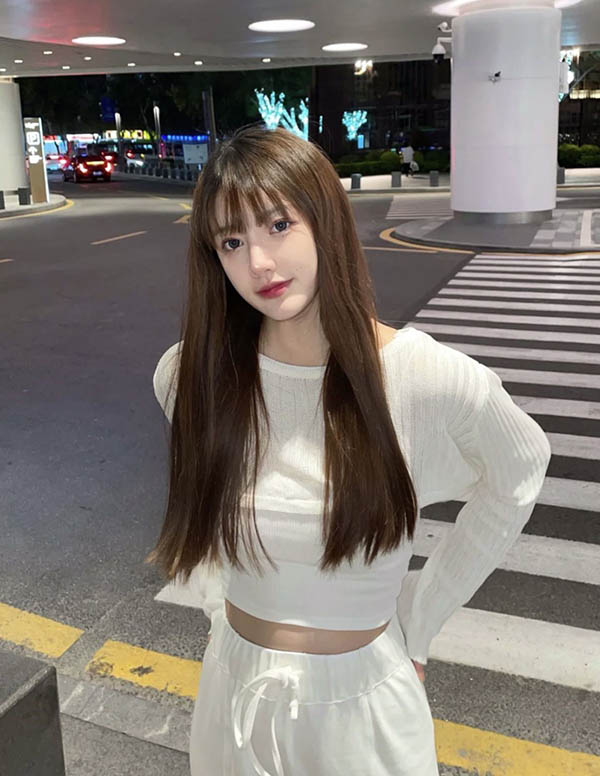 温哥华外围女大学生