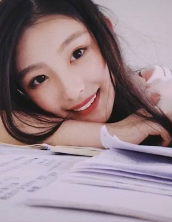 纽约外围女大学生