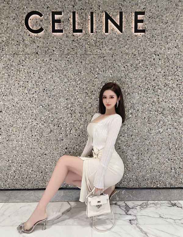 温哥华外围女大学生